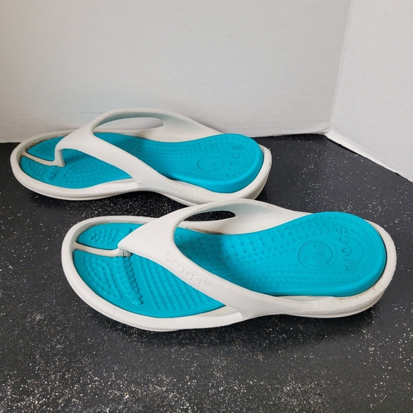 Crocs Off White and Blue Flip Flops - Picture 5 of 5